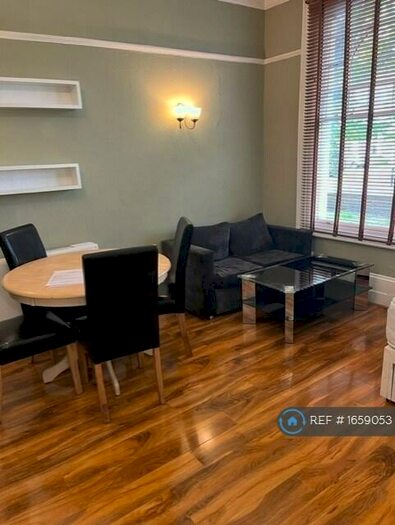 Studio To Rent In Bedford Hill, London, SW12