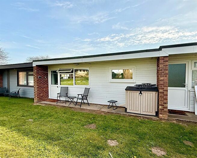 2 Bedroom Chalet For Sale In Back Market Lane, Hemsby, NR29