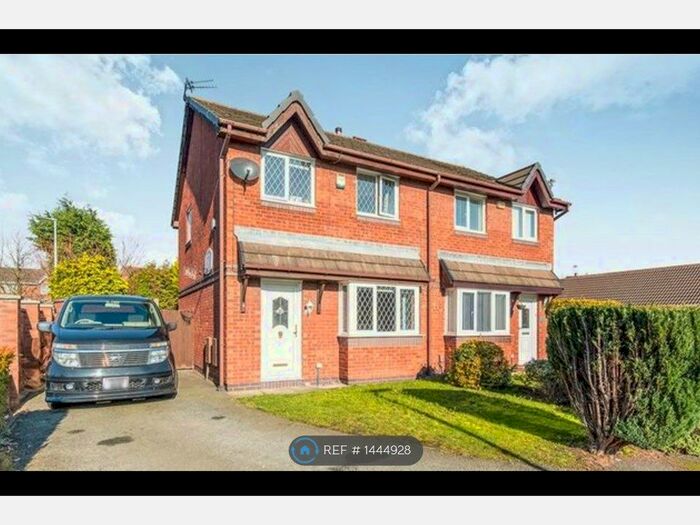 3 Bedroom Semi-Detached House To Rent In Chalgrave Close, Widnes, WA8