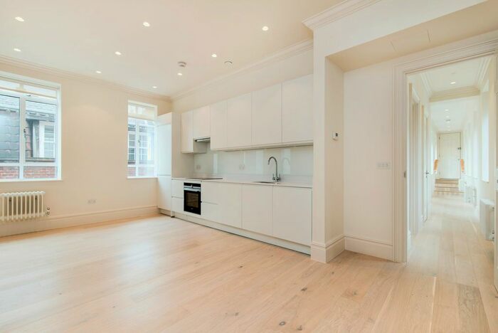 1 Bedroom Flat To Rent In Devereux Court, London WC2R