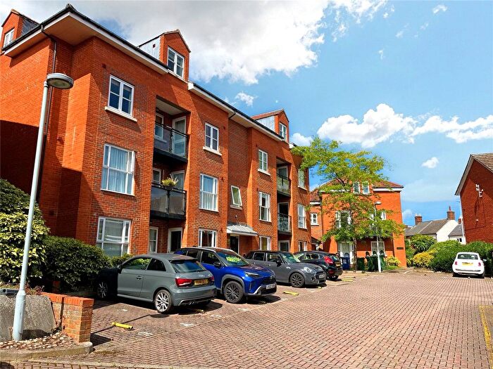 2 Bedroom Flat To Rent In Bancroft, Hitchin, Hertfordshire, SG5