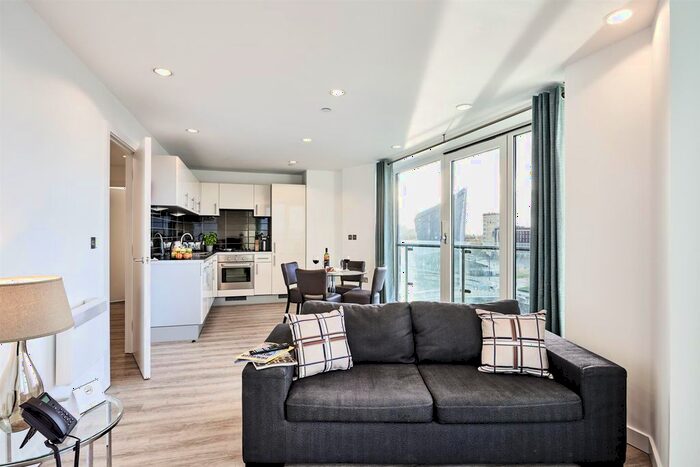 2 Bedroom Flat To Rent In The Heart, Media City Uk, Salford, M50