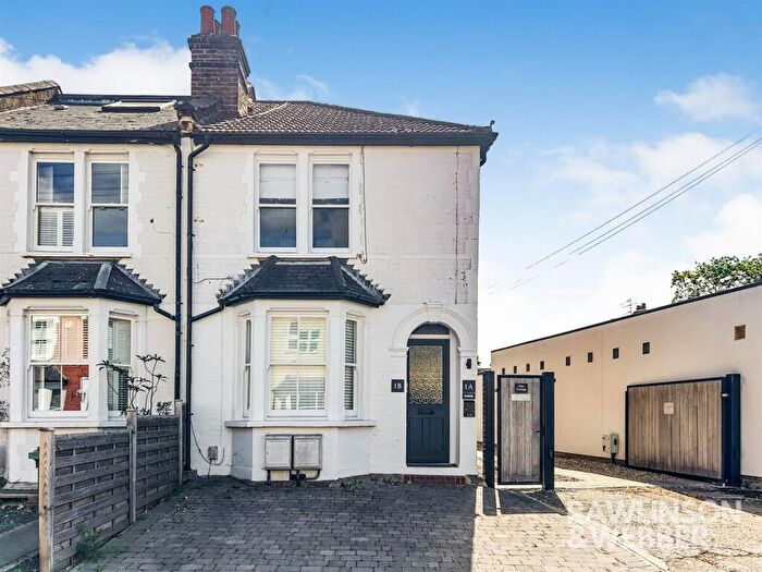 1 Bedroom Apartment For Sale In Park Road, East Molesey, KT8