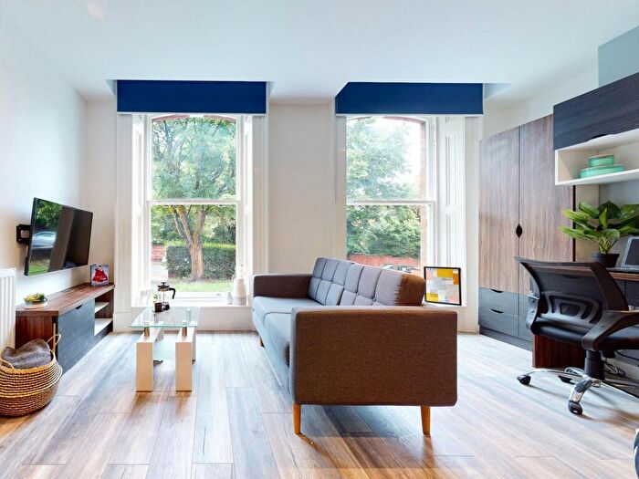 Apartment To Rent In Apt, Hyde Terrace #, LS2