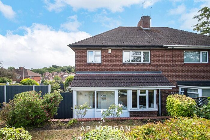 3 Bedroom Semi Detached House For Sale In Highbridge Road, Dudley, West Midlands, DY2