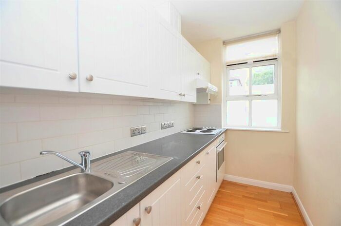 2 Bedroom Flat To Rent In Stanley Road, Teddington, TW11