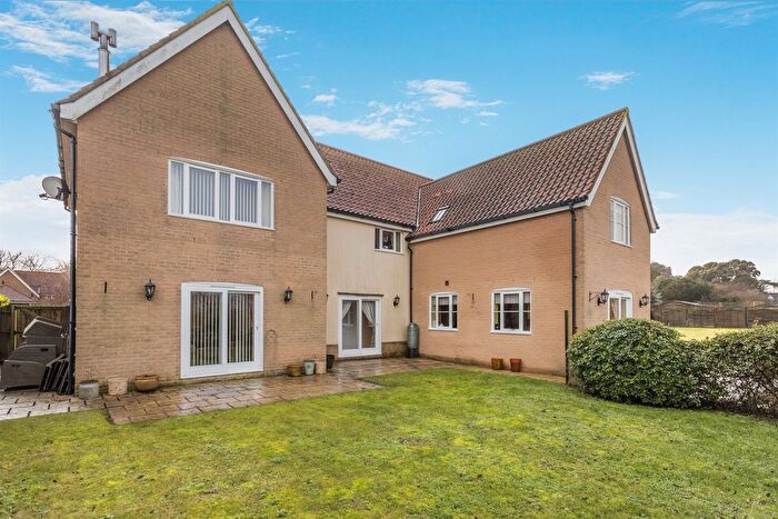 5 Bedroom Detached House For Sale In Cavell Close, Bawdsey, Woodbridge, IP12