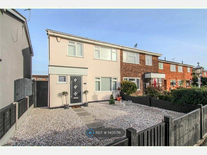 3 Bedroom Terraced House To Rent In Harrow Road, Canvey Island, SS8