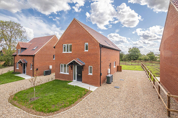 3 Bedroom Detached House For Sale In Oak Fields, Lawshall, IP29