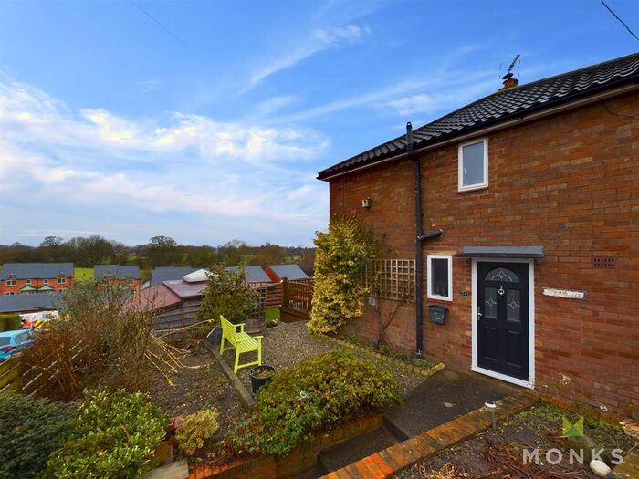 3 Bedroom Semi-Detached House For Sale In Penybryn Avenue, Whittington, Oswestry, SY11