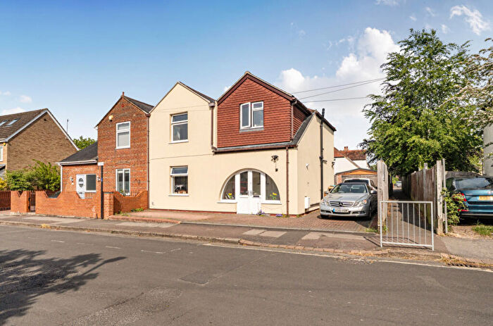 4 Bedroom Semi-Detached House For Sale In York Road, Headington, Oxford, OX3