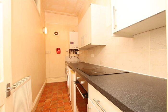 1 Bedroom Flat To Rent In Newbridge Hill, Bath, BA1