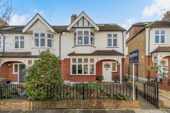 4 Bedroom Property To Rent In Bonser Road, Twickenham, TW1