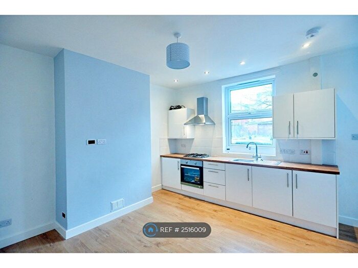1 Bedroom Terraced House To Rent In Aviary Mount, Leeds, LS12