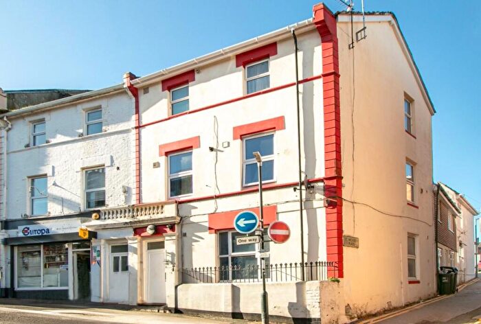 2 Bedroom Flat To Rent In St Michaels Road, West Cliff, BH2