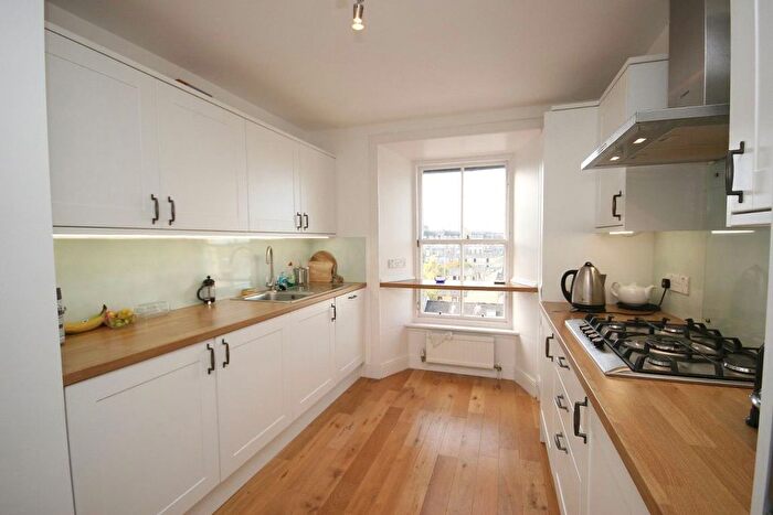 3 Bedroom Flat To Rent In Howe Street, Edinburgh, EH3