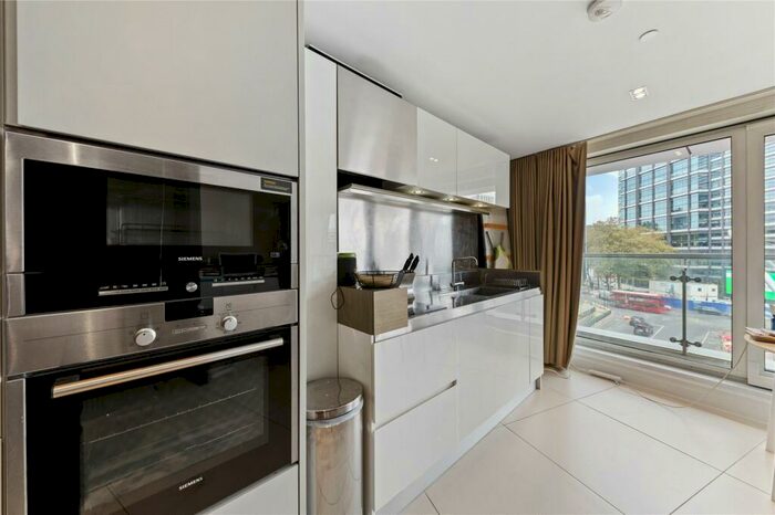 Apartment To Rent In City Road, London, EC1Y