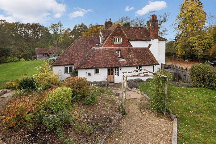 5 Bedroom Property For Sale In Park Road, Hadlow, Tonbridge, TN11