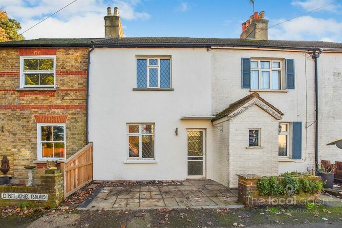 2 Bedroom Terraced House To Rent In Diceland Road, Banstead, SM7