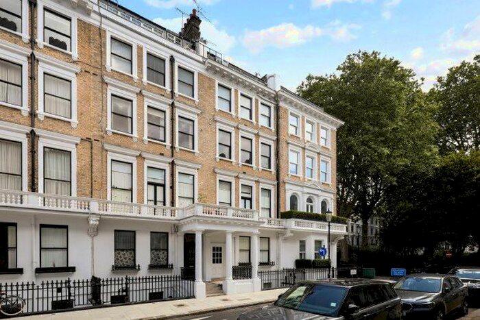 2 Bedroom Flat To Rent In Ovington Gardens, South Kensington, SW3