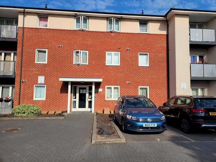 1 Bedroom Flat To Rent In Medici Close, Ilford, IG3