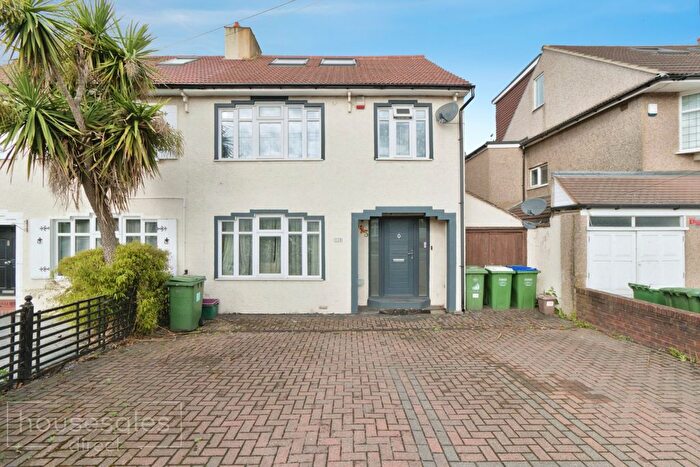 4 Bedroom Semi-Detached House For Sale In Brampton Road, Bexleyheath, DA7