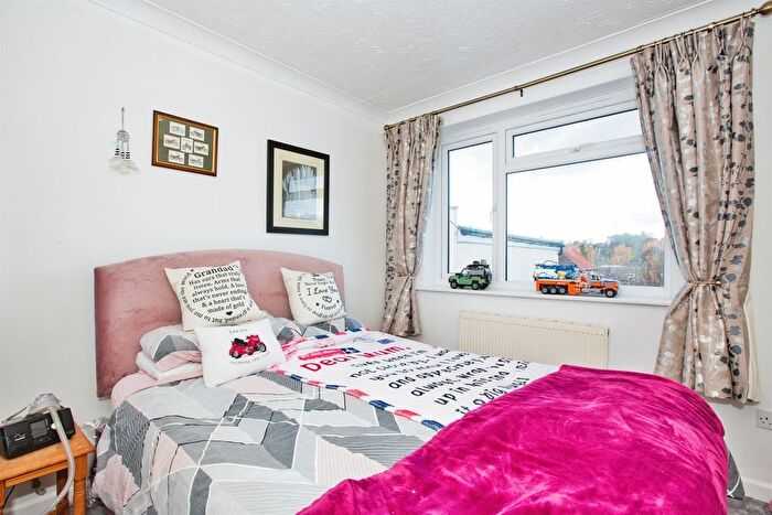 2 Bedroom Semi-Detached Bungalow For Sale In Thomson Drive, Crewkerne, TA18