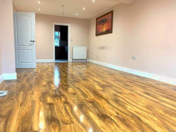 4 Bedroom Semi-Detached House To Rent In Stanwell Gardens, Stanwell, Staines-upon-thames, TW19