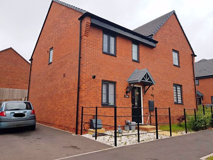 3 Bedroom Semi-Detached House To Rent In Brookes Avenue, Lawley, Telford, TF3