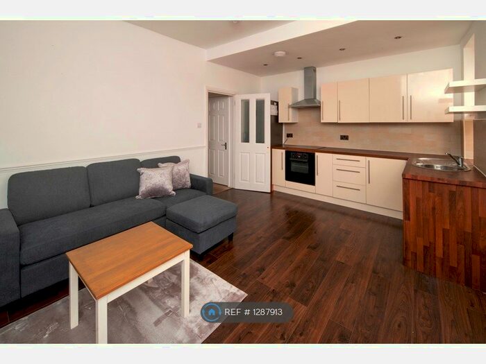3 Bedroom Flat To Rent In Fishponds Road, Fishponds, Bristol BS16