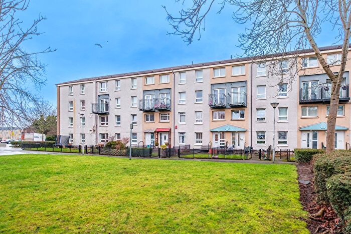 2 Bedroom Flat For Sale In Snowdon Place, Oatlands, Glasgow, G5
