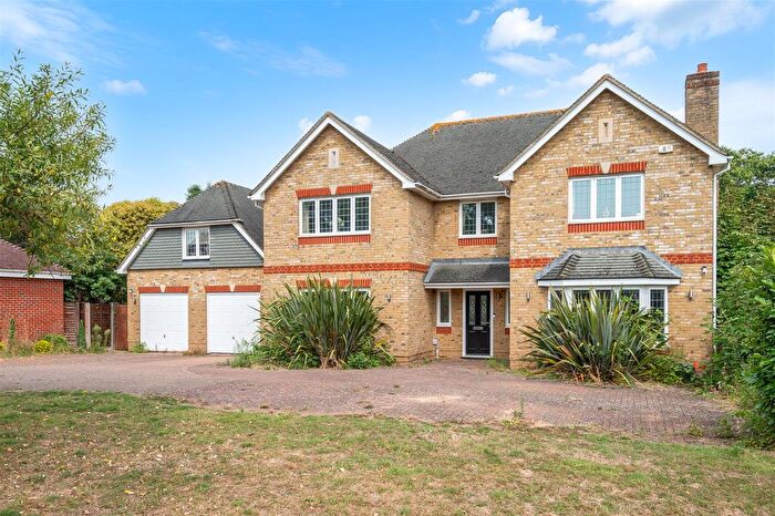 6 Bedroom Detached House For Sale In Oakwood Avenue, Epsom, KT19