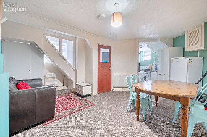 4 Bedroom Terraced House To Rent In Queens Park Road, Brighton, BN2
