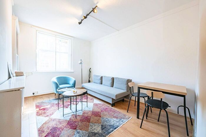 1 Bedroom Flat To Rent In Aldwych Buildings, Camden, London, WC2B