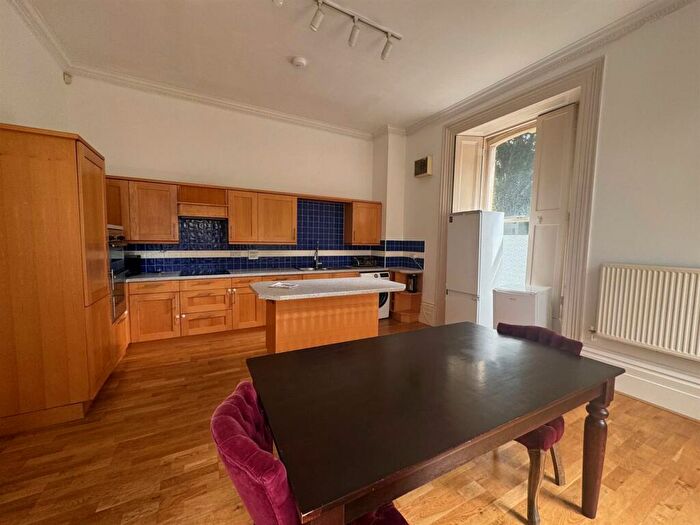 3 Bedroom Maisonette To Rent In Tyndalls Park Road, Cotham, BS8