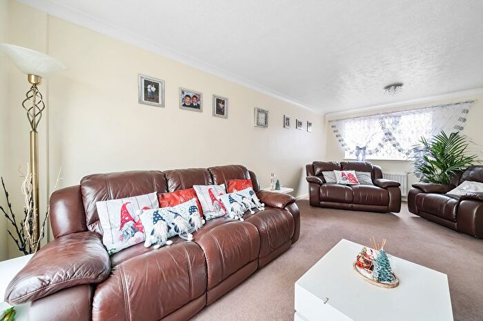 4 Bedroom Detached House For Sale In Sunningdale Gardens, North Bersted, Bognor Regis, PO22
