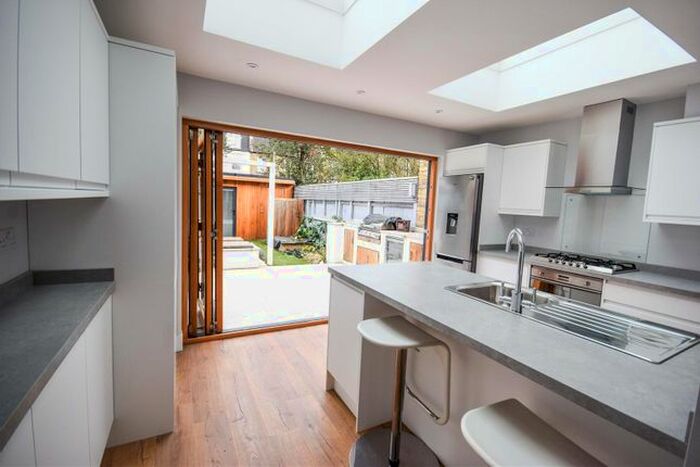 3 Bedroom Property To Rent In Victory Road, London, SW19