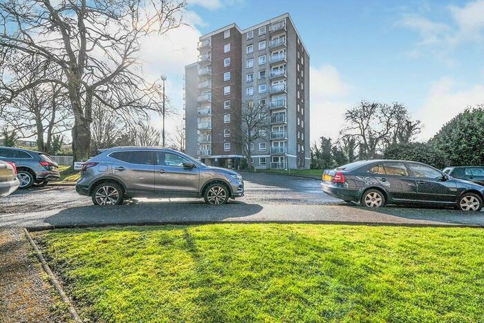 2 Bedroom Flat To Rent In Basinghall Gardens, Sutton, Surrey, SM2