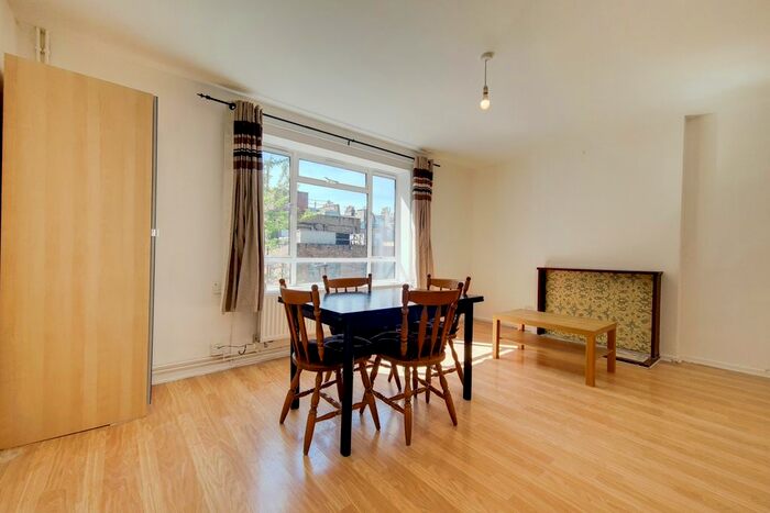3 Bedroom Flat To Rent In Clifton Court, London, N4
