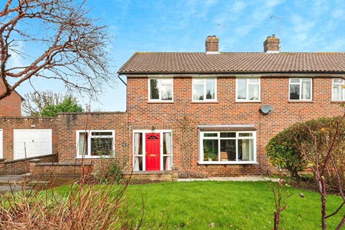 4 Bedroom Semi-Detached House For Sale In Yarm Close, Leatherhead, Surrey, KT22