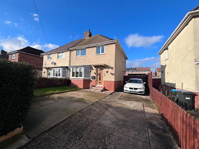 3 Bedroom Semi-Detached House For Sale In Annesley Road, Newport Pagnell, MK16