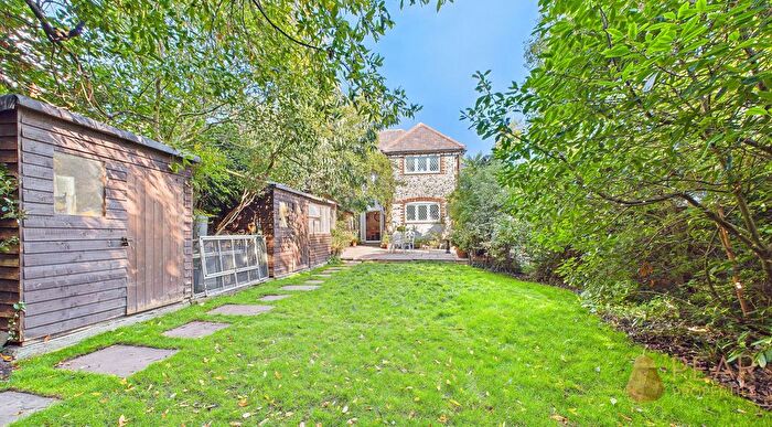 3 Bedroom Semi-Detached House For Sale In West Street, Sompting, BN15
