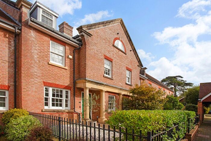 4 Bedroom Detached House To Rent In Springfield Park, North Parade, Horsham, RH12