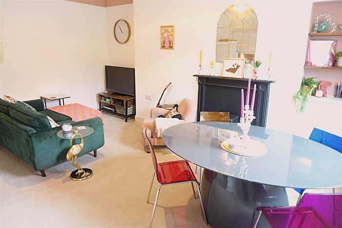 1 Bedroom Flat For Sale In Stewart Avenue, Bo'ness, EH51