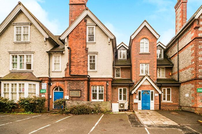 Flat To Rent In London Road, Reading, RG1