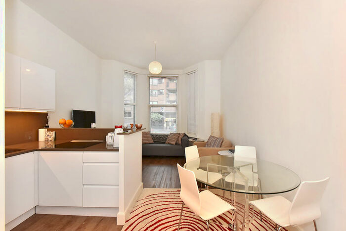 2 Bedroom Flat To Rent In Edith Grove, Chelsea, SW10