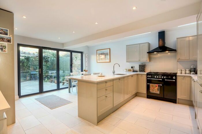 5 Bedroom Terraced House To Rent In Skelbrook Street, London SW18