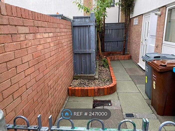 2 Bedroom Terraced House To Rent In Clivewood Walk, Manchester, M12