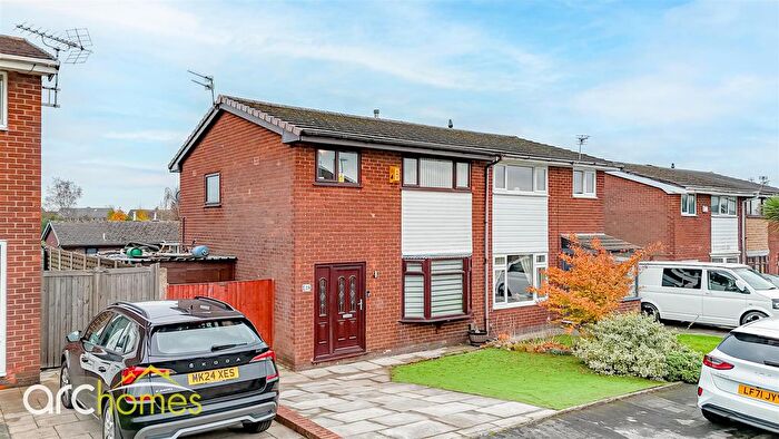 3 Bedroom Semi Detached House For Sale In Meadowbank Avenue, Atherton, Manchester, M46