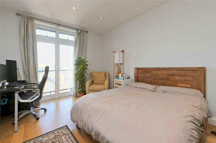 4 Bedroom Apartment To Rent In Camden Road, London, N7